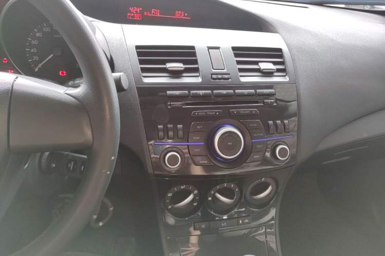 Used Mazda 3 2015 Sedan 1.6L Automatic Comfort Model Audio And AC Panel