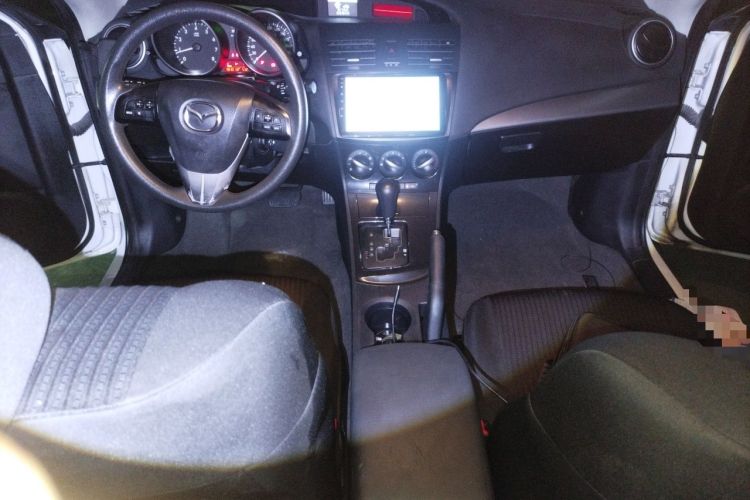 Used Mazda 3 2015 Hatchback 1.6L Automatic Elite Model Audio And AC Panel
