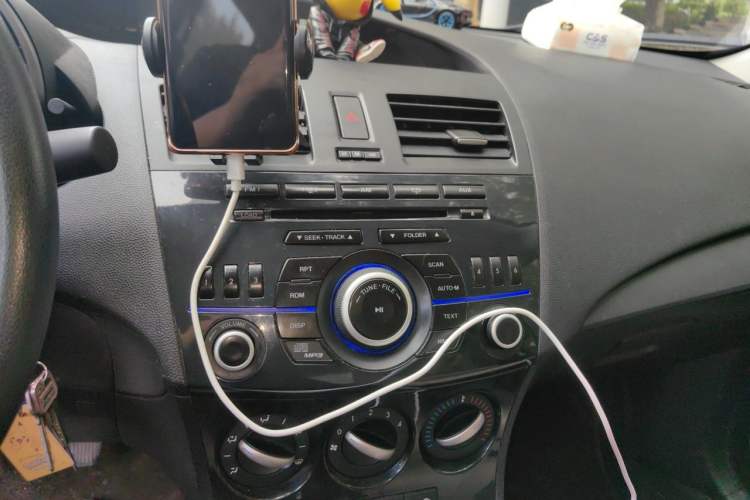 Used Mazda 3 2015 Sedan 1.6L Manual Comfort Model Audio And AC Panel
