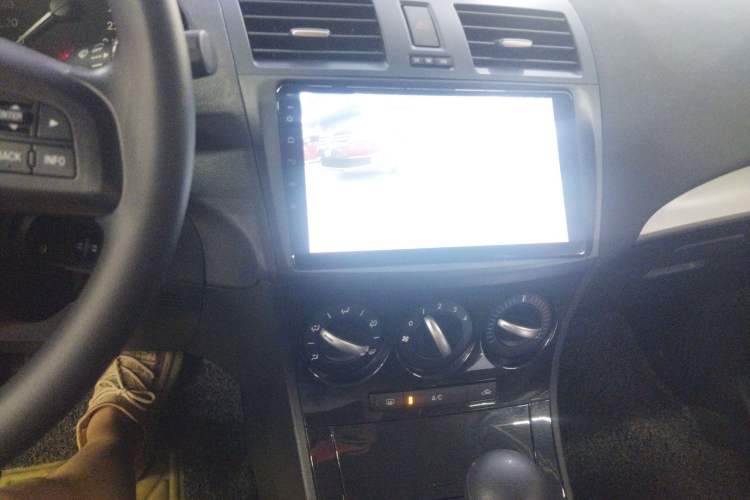 Used Mazda 3 2015 Hatchback 1.6L Automatic Elite Model Audio And AC Panel