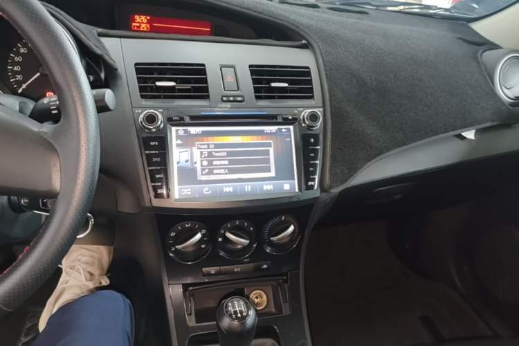 Used Mazda 3 2015 Hatchback 1.6L Manual Comfort Edition Audio And AC Panel