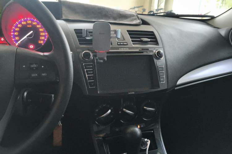 Used Mazda 3 2015 Hatchback 2.0L Automatic Sport Model Audio And AC Panel