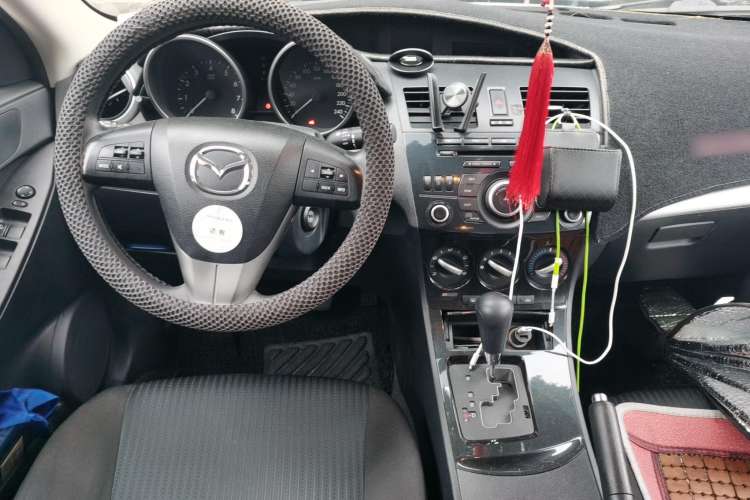 Used Mazda 3 2015 Sedan 1.6L Automatic Elite Model Center Console