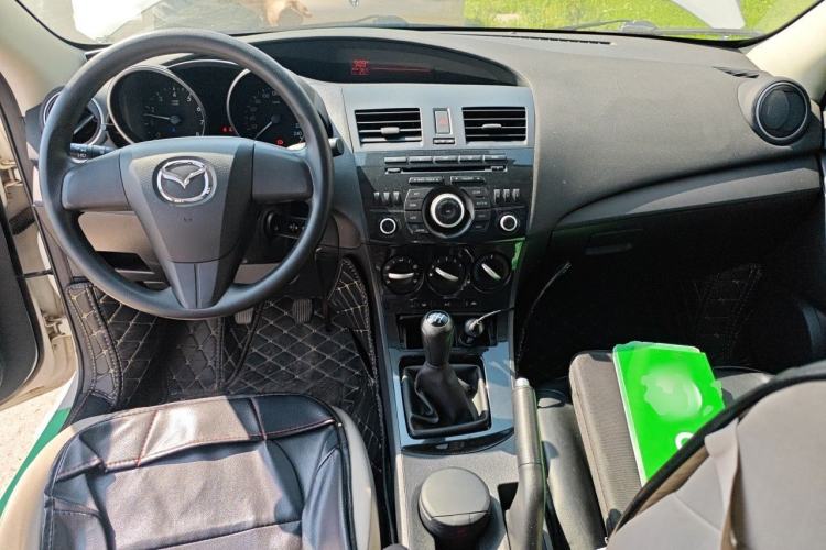 Used Mazda 3 2015 Sedan 1.6L Manual Comfort Model Center Console