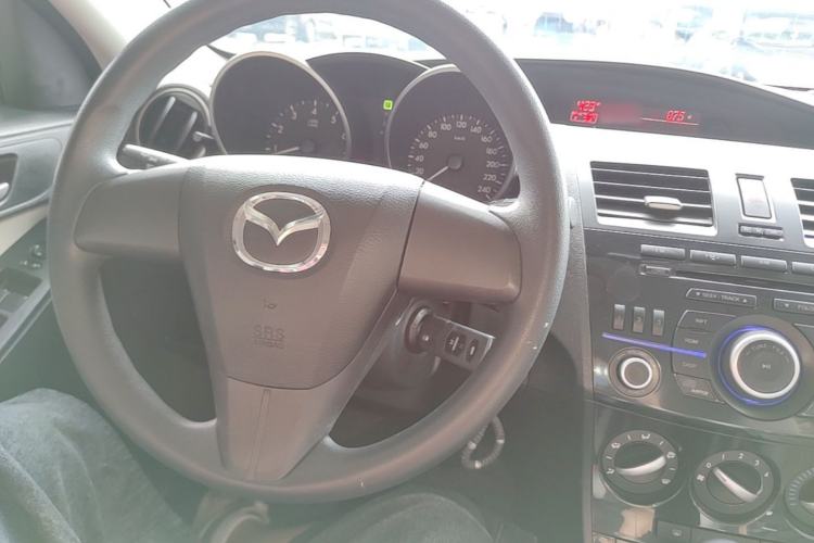 Used Mazda 3 2015 Sedan 1.6L Automatic Comfort Model Center Console