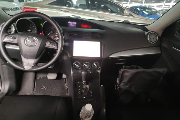 Used Mazda 3 2015 Sedan 1.6L Automatic Elite Model Center Console