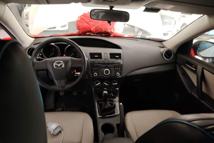 Used Mazda 3 2015 Sedan 1.6L Manual Comfort Model Center Console