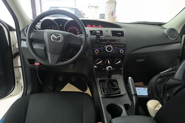 Used Mazda 3 2015 Hatchback 1.6L Manual Comfort Edition Center Console