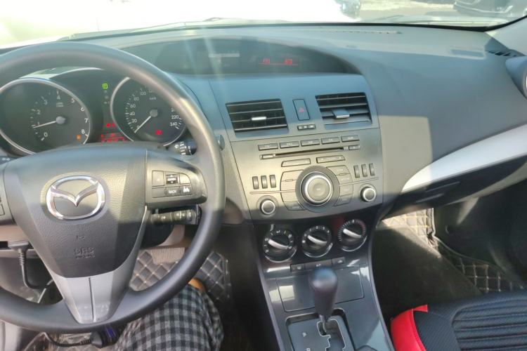 Used Mazda 3 2015 Sedan 1.6L Automatic Elite Model Center Console