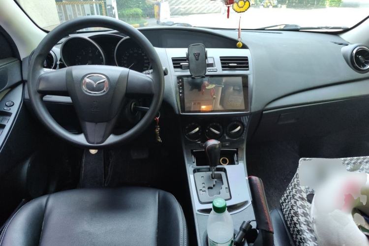 Used Mazda 3 2015 Sedan 1.6L Automatic Comfort Model Center Console