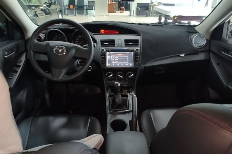 Used Mazda 3 2015 Hatchback 1.6L Manual Comfort Edition Center Console