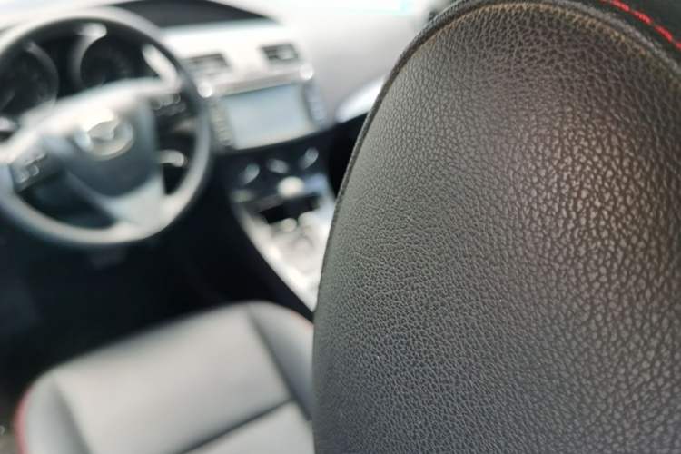 Used Mazda 3 2015 Sedan 1.6L Automatic Elite Model Center Console