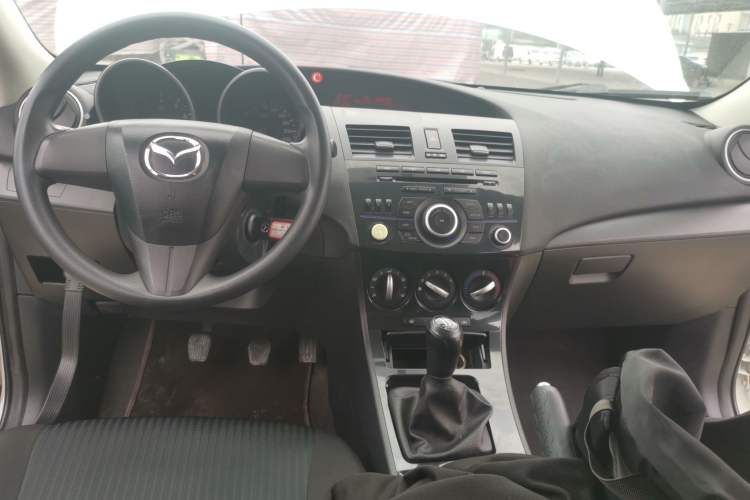 Used Mazda 3 2015 Hatchback 1.6L Manual Comfort Edition Center Console