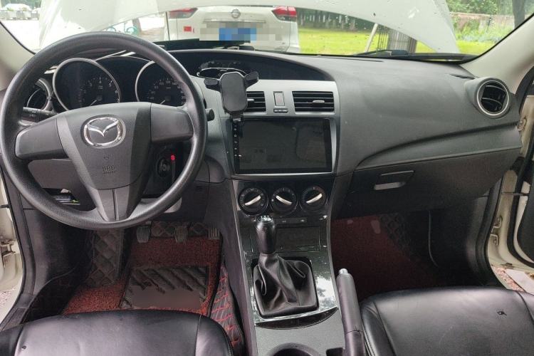 Used Mazda 3 2015 Sedan 1.6L Manual Comfort Model Center Console