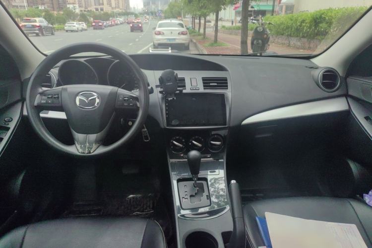 Used Mazda 3 2015 Hatchback 1.6L Automatic Elite Model Center Console