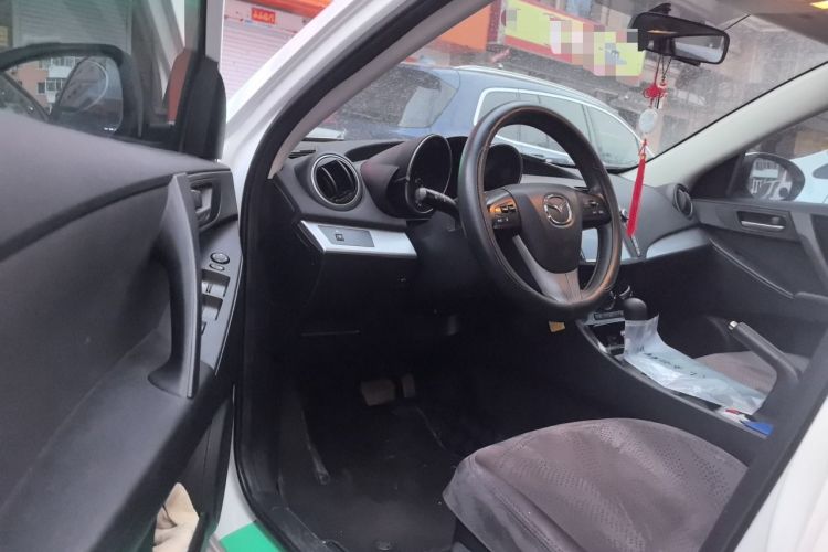 Used Mazda 3 2015 Hatchback 1.6L Automatic Elite Model Driver Seat