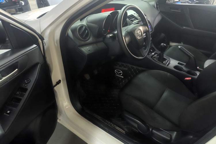 Used Mazda 3 2015 Hatchback 1.6L Manual Comfort Edition Driver Seat