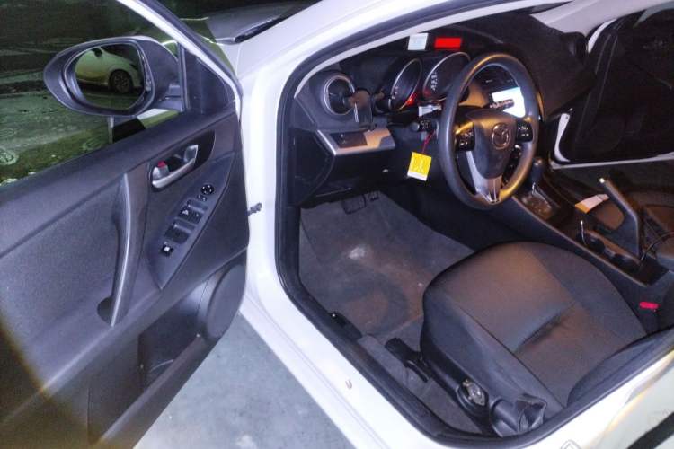 Used Mazda 3 2015 Hatchback 1.6L Automatic Elite Model Driver Seat