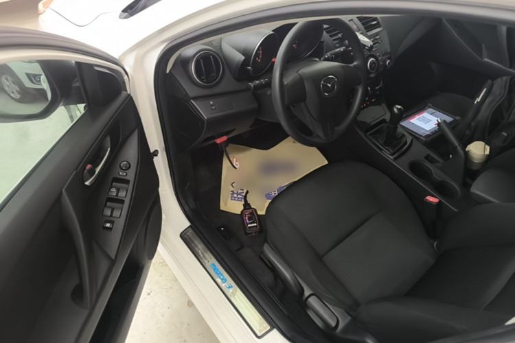 Used Mazda 3 2015 Hatchback 1.6L Manual Comfort Edition Driver Seat