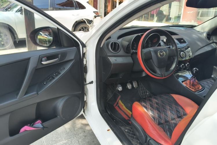Used Mazda 3 2015 Hatchback 1.6L Manual Comfort Edition Driver Seat