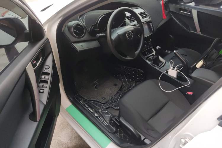 Used Mazda 3 2015 Hatchback 1.6L Manual Comfort Edition Driver Seat