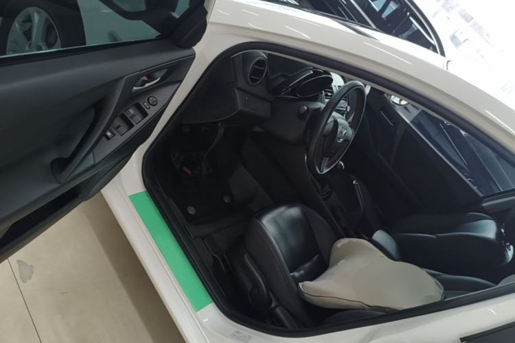 Used Mazda 3 2015 Hatchback 1.6L Manual Comfort Edition Driver Seat