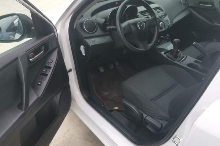 Used Mazda 3 2015 Hatchback 1.6L Manual Comfort Edition Driver Seat