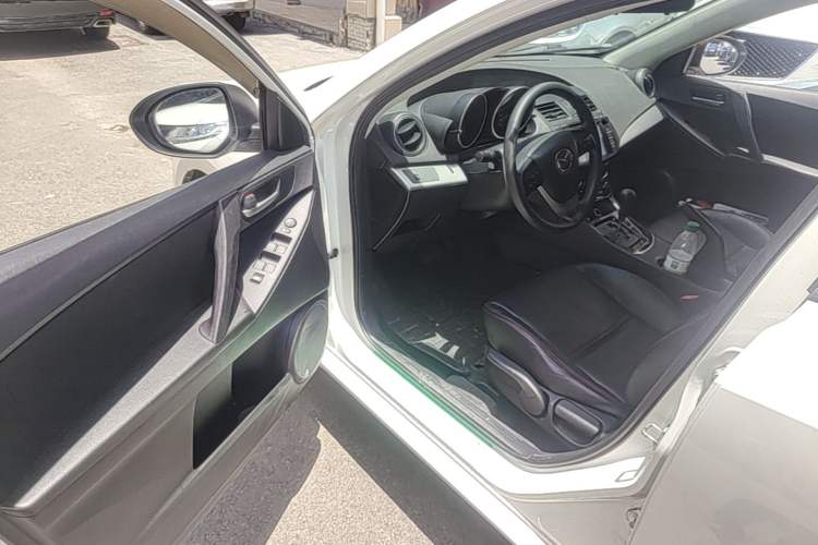 Used Mazda 3 2015 Sedan 1.6L Automatic Elite Model Driver Seat
