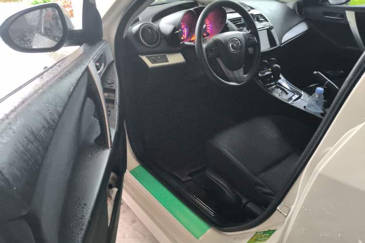 Used Mazda 3 2015 Hatchback 2.0L Automatic Sport Model Driver Seat