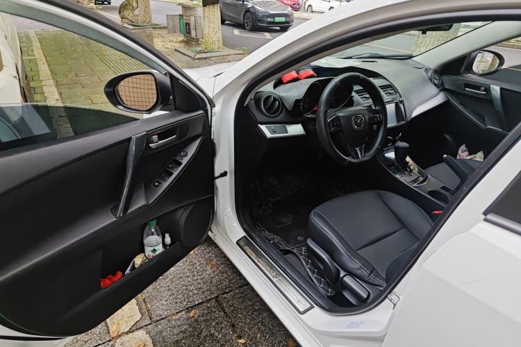 Used Mazda 3 2015 Hatchback 1.6L Automatic Elite Model Driver Seat
