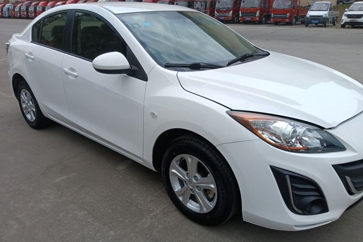 Used Mazda 3 2015 Sedan 1.6L Manual Comfort Model Exterior 1