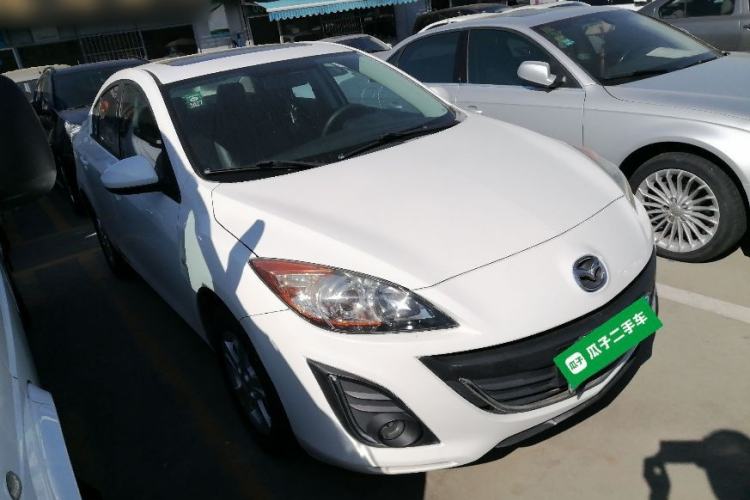 Used Mazda 3 2015 Sedan 1.6L Automatic Elite Model Exterior 1