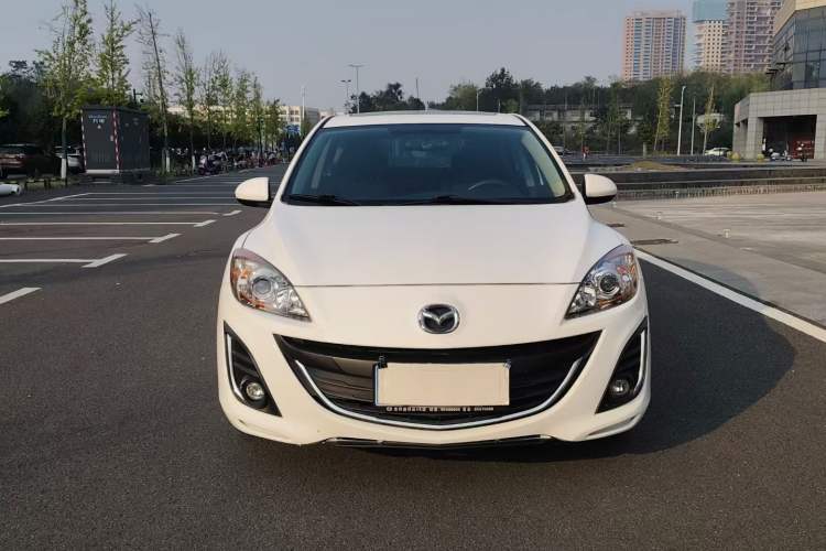 Used Mazda 3 2015 Hatchback 1.6L Automatic Elite Model Exterior 1