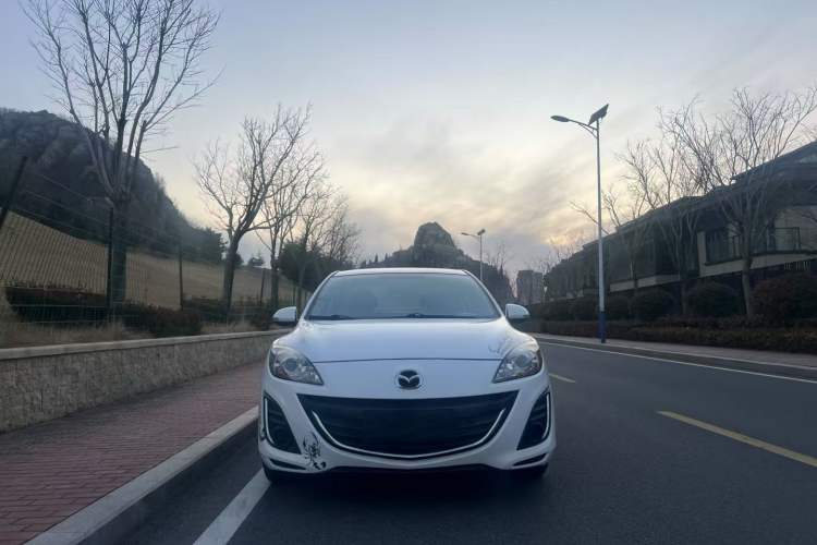 Used Mazda 3 2015 Sedan 1.6L Automatic Comfort Model Exterior 1