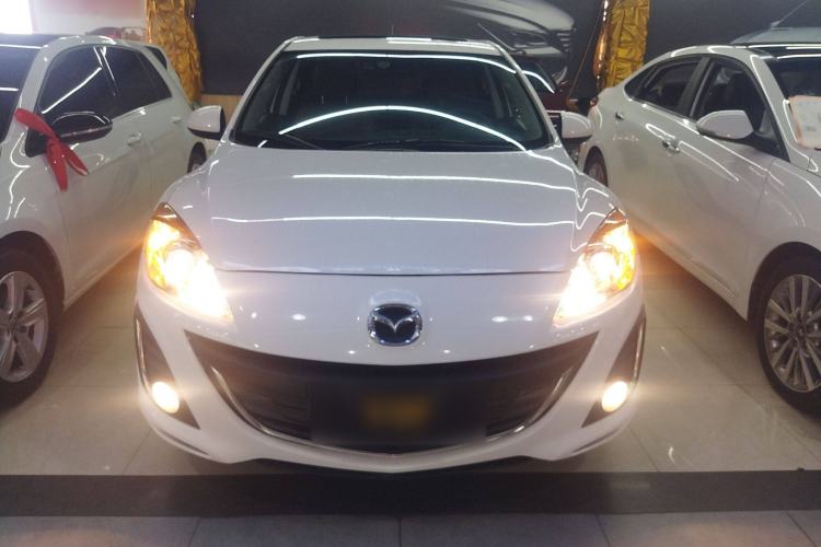 Used Mazda 3 2015 Hatchback 1.6L Automatic Elite Model Exterior 1