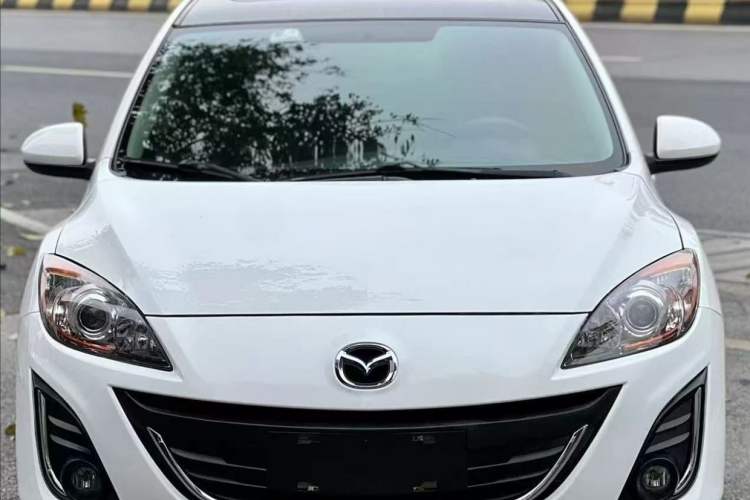 Used Mazda 3 2015 Hatchback 1.6L Automatic Elite Model Exterior 1