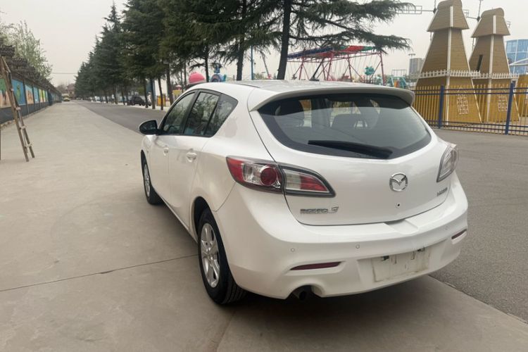 Used Mazda 3 2015 Hatchback 1.6L Automatic Elite Model Exterior 1