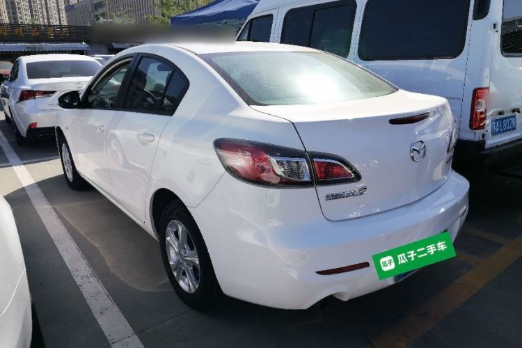 Used Mazda 3 2015 Sedan 1.6L Automatic Elite Model Exterior 2