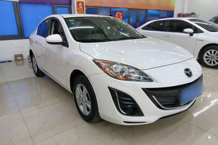 Used Mazda 3 2015 Sedan 1.6L Automatic Comfort Model Exterior 2