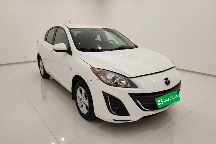 Used Mazda 3 2015 Sedan 1.6L Manual Comfort Model Exterior 2