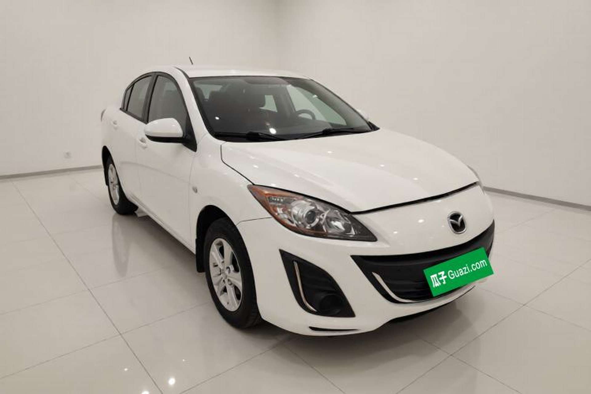 Used Mazda 3 2015 Sedan 1.6L Manual Comfort Model Exterior 2