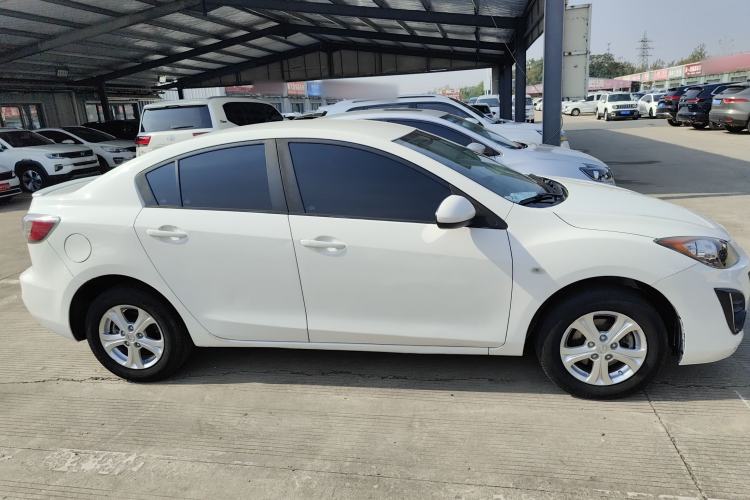 Used Mazda 3 2015 Sedan 1.6L Automatic Comfort Model Exterior 2