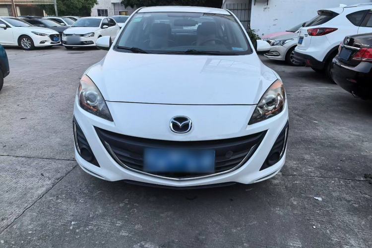 Used Mazda 3 2015 Sedan 1.6L Manual Comfort Model Exterior 2