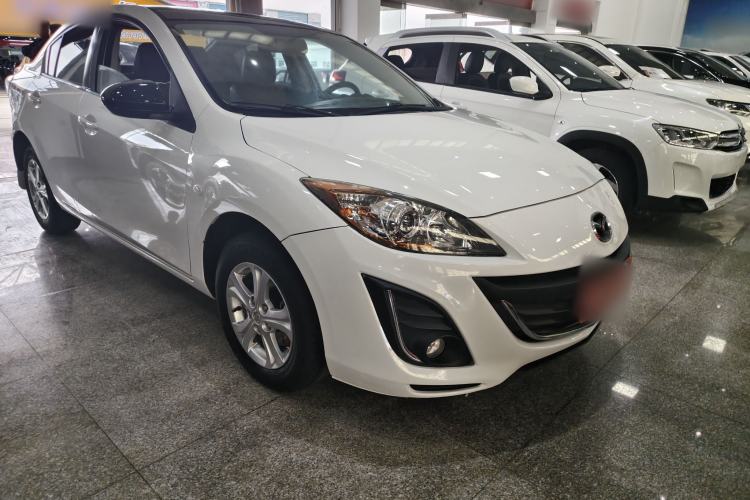 Used Mazda 3 2015 Sedan 1.6L Automatic Elite Model Exterior 2