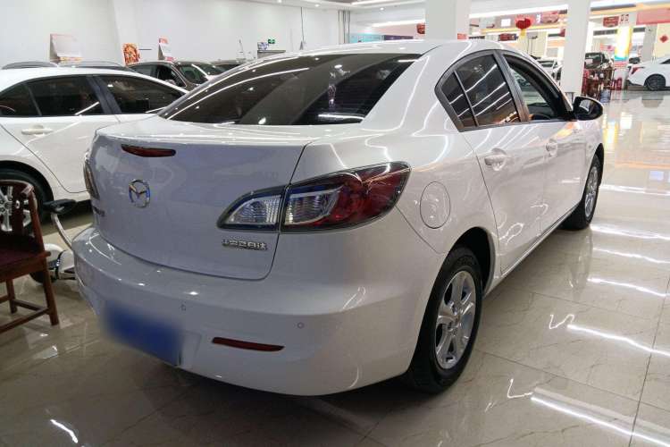 Used Mazda 3 2015 Sedan 1.6L Automatic Comfort Model Exterior 3