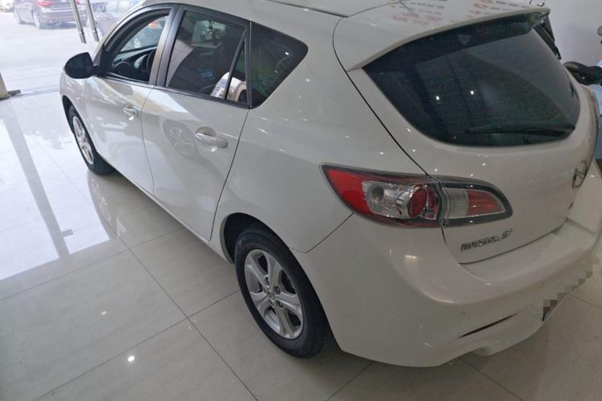 Used Mazda 3 2015 Hatchback 1.6L Automatic Elite Model Exterior 3