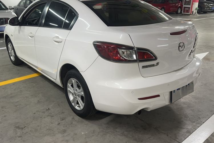 Used Mazda 3 2015 Sedan 1.6L Automatic Comfort Model Exterior 3