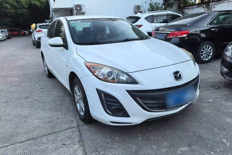 Used Mazda 3 2015 Sedan 1.6L Manual Comfort Model Exterior 3