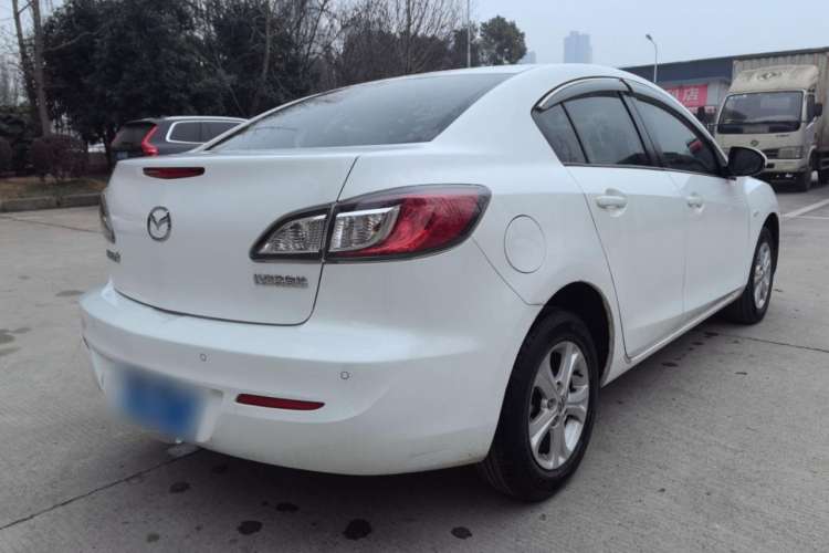 Used Mazda 3 2015 Sedan 1.6L Automatic Comfort Model Exterior 3