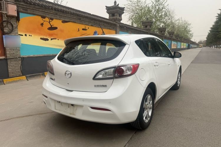 Used Mazda 3 2015 Hatchback 1.6L Automatic Elite Model Exterior 3